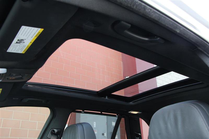 Used 2017 BMW X5 xDrive50i AWD/4WD image 39