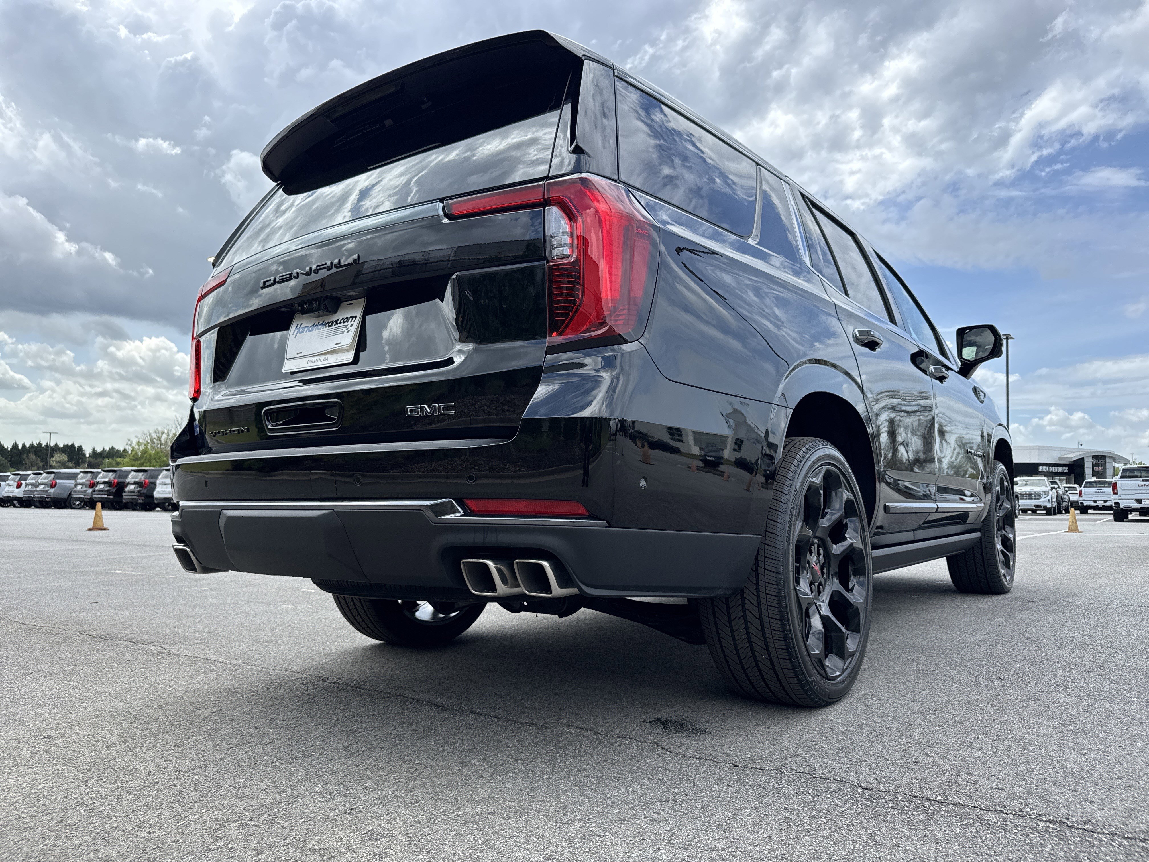 Used 2026 GMC Yukon Denali Ultimate AWD/4WD image 10