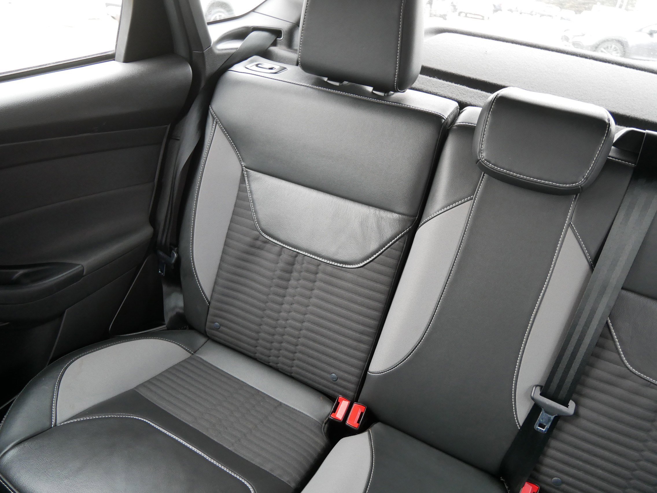 Used 2018 Ford Focus ST w/ Equipment Group 401A image 12