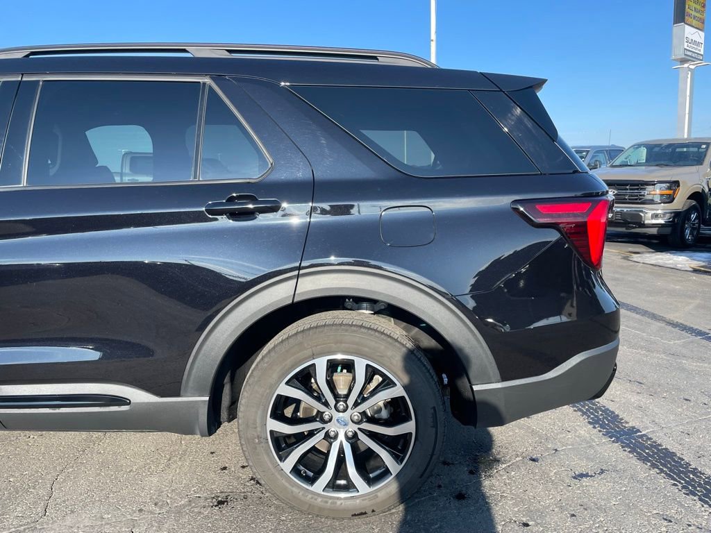 Used 2025 Ford Explorer ST-Line AWD/4WD image 31