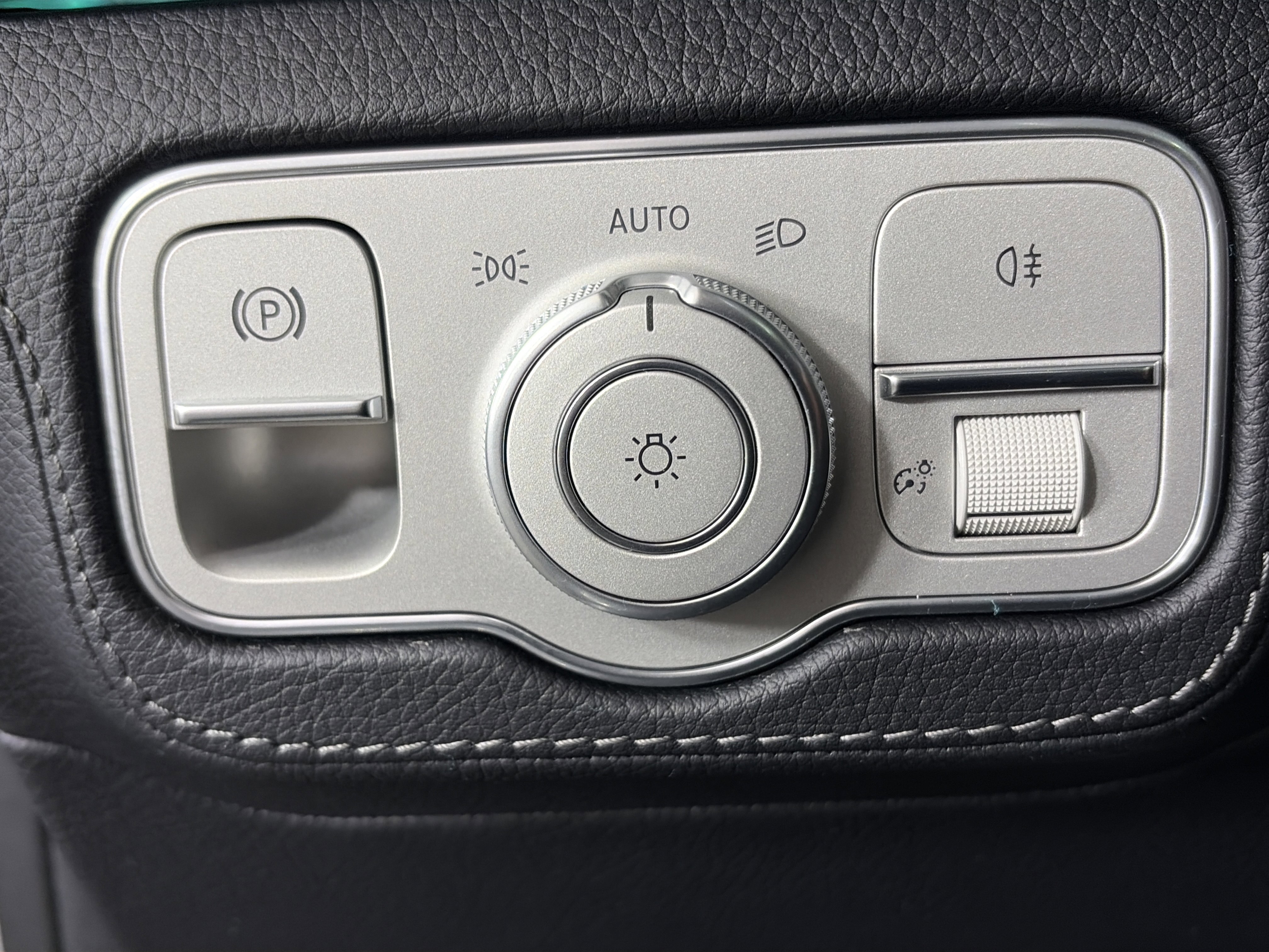 Used 2024 Mercedes-Benz GLS 580 4MATIC image 43