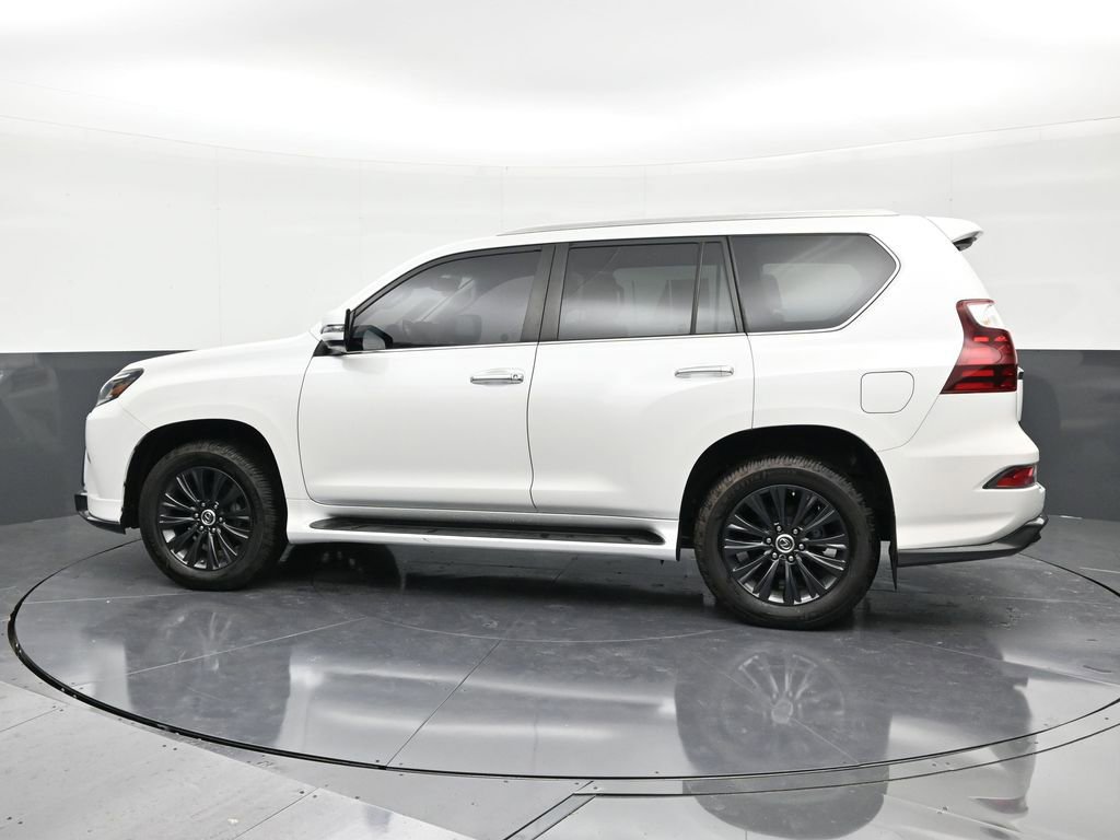 Used 2022 Lexus GX 460 Luxury w/ Sport Design Package image 2