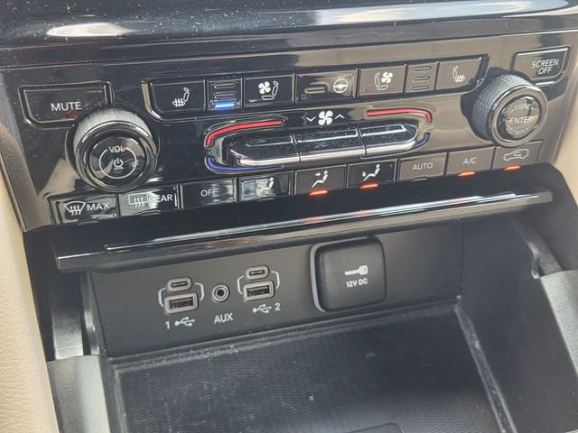 Certified 2024 Jeep Grand Cherokee Limited w/ Luxury Tech Group II image 18