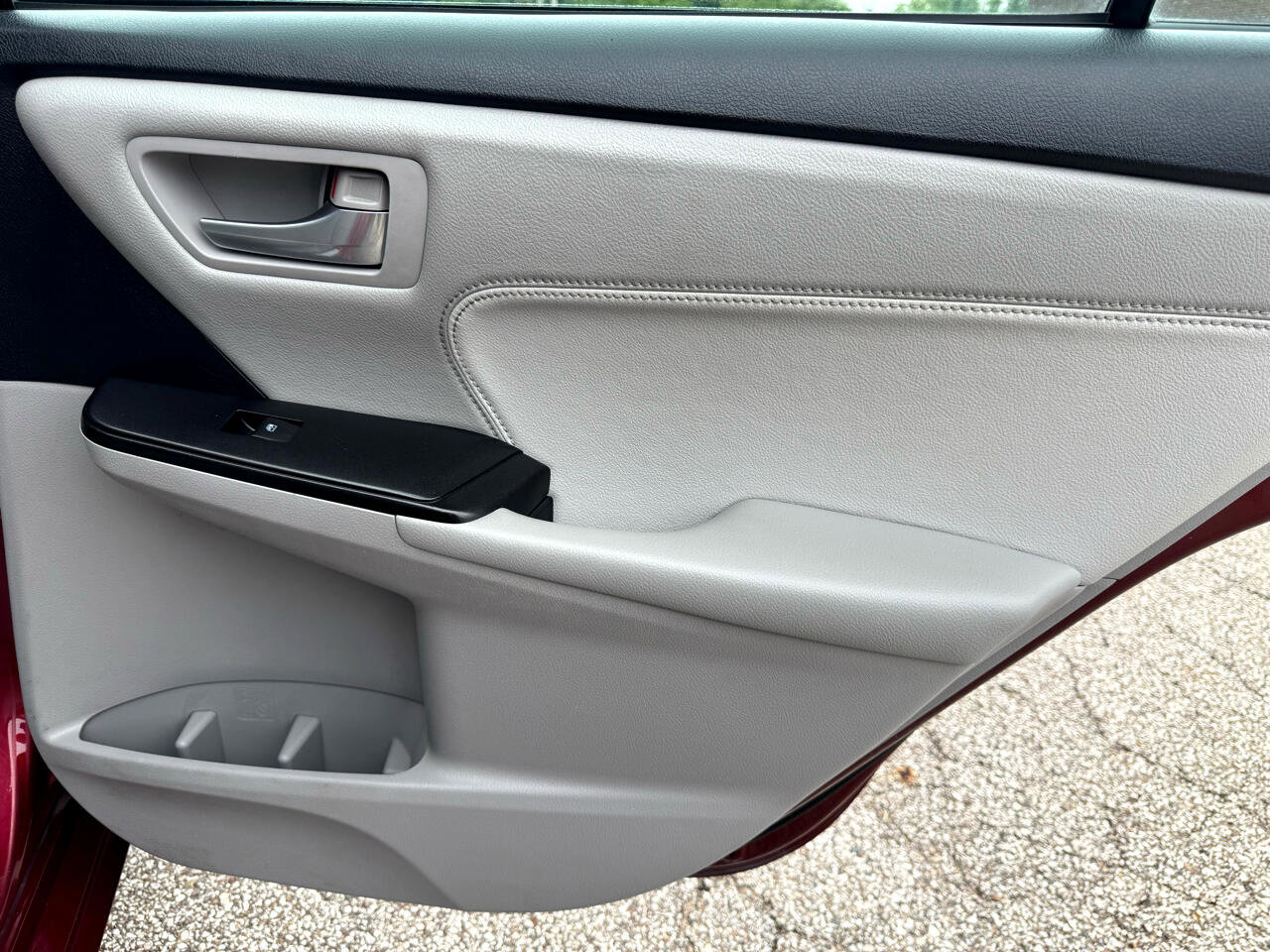 Used 2016 Toyota Camry XLE image 21