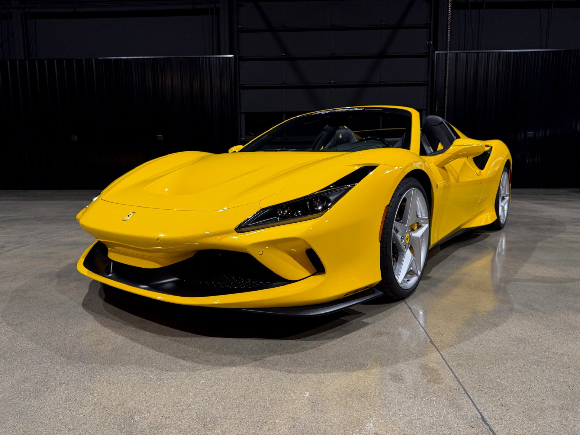 Used 2023 Ferrari F8 Tributo RWD image 1