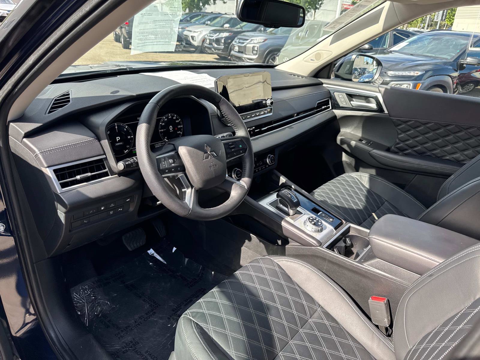 Used 2023 Mitsubishi Outlander SEL image 17