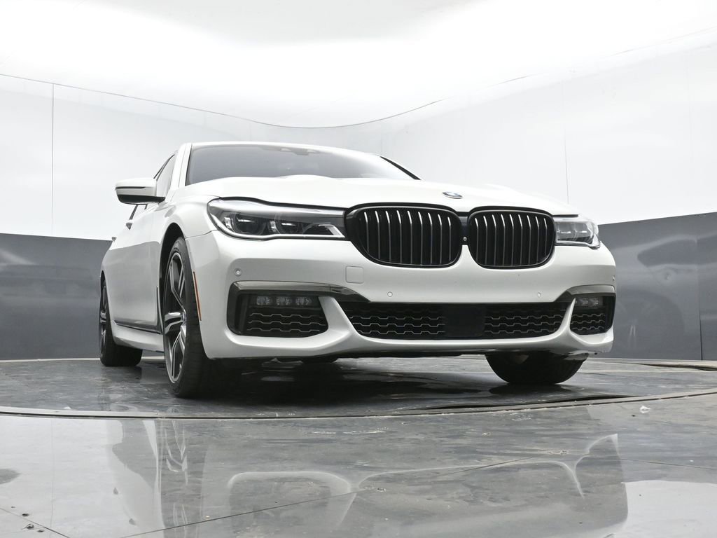 Used 2018 BMW 750i 750i 4D Sedan image 43