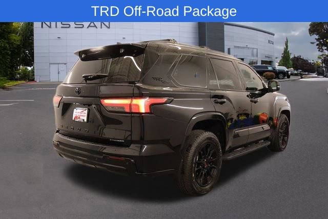 Used 2025 Toyota Sequoia Platinum AWD/4WD image 3