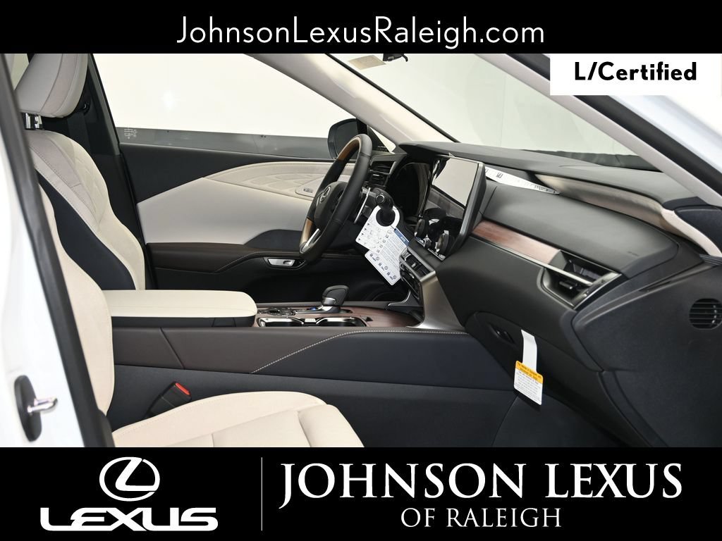 Used 2025 Lexus RX 450h AWD w/ Convenience Package image 11