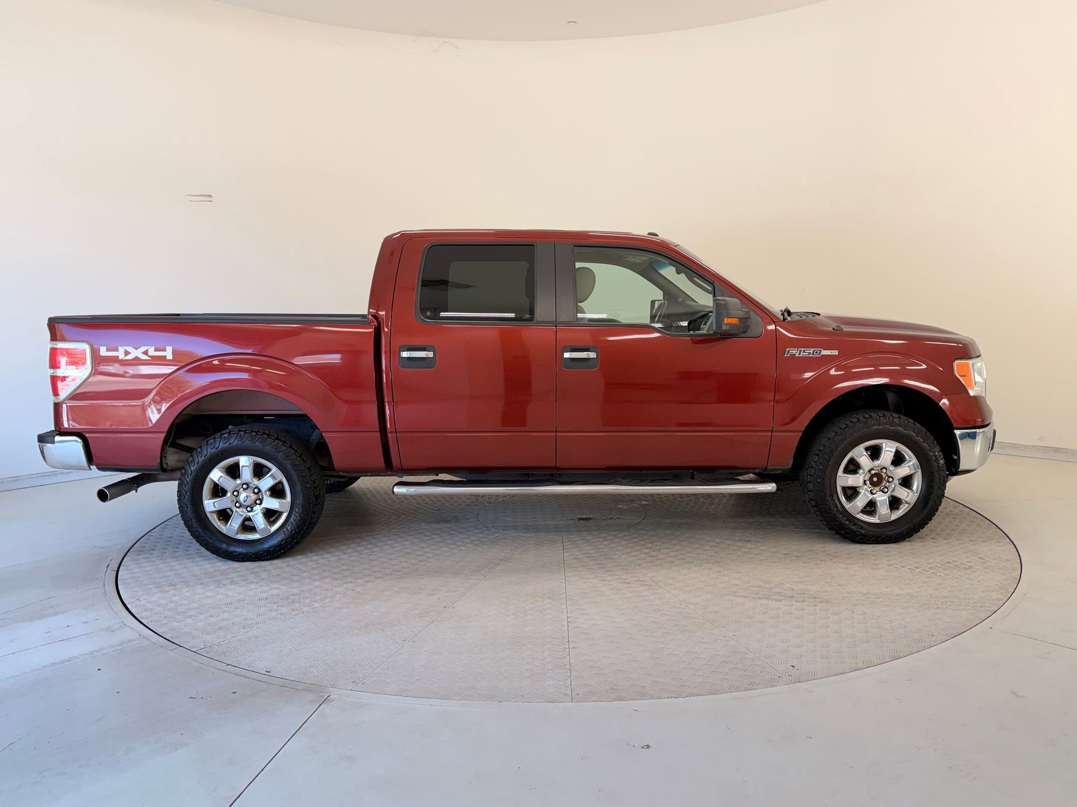 Used 2014 Ford F150 XLT w/ XLT Chrome Package image 8