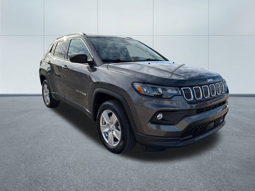 Certified 2022 Jeep Compass Latitude image 9