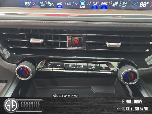 Used 2025 Chevrolet Tahoe High Country AWD/4WD image 18