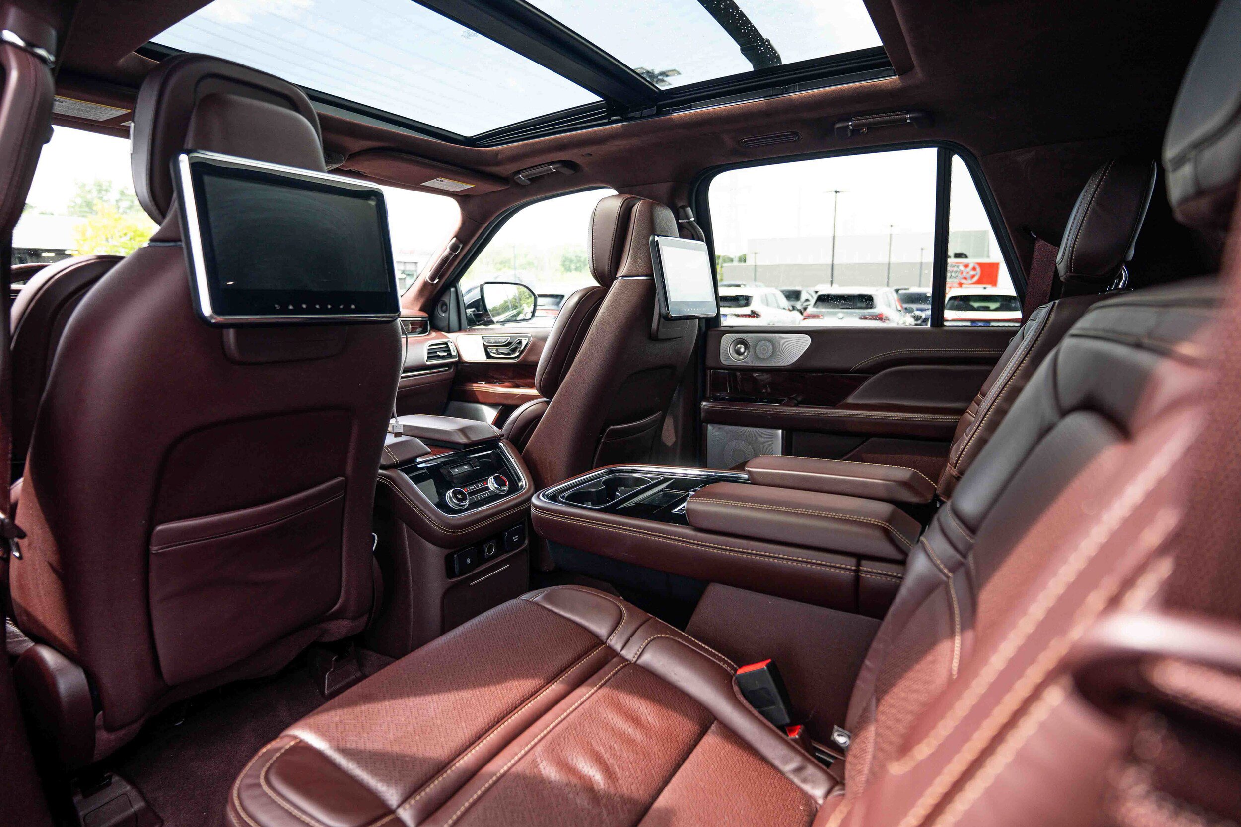 Used 2021 Lincoln Navigator L Black Label w/ Cargo Convenience Package AWD/4WD image 17