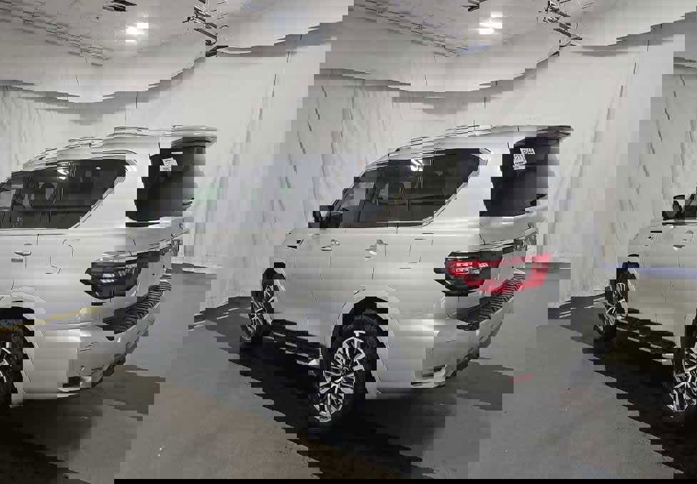 Used 2024 Nissan Armada SL w/ Captain's Chairs Package image 6