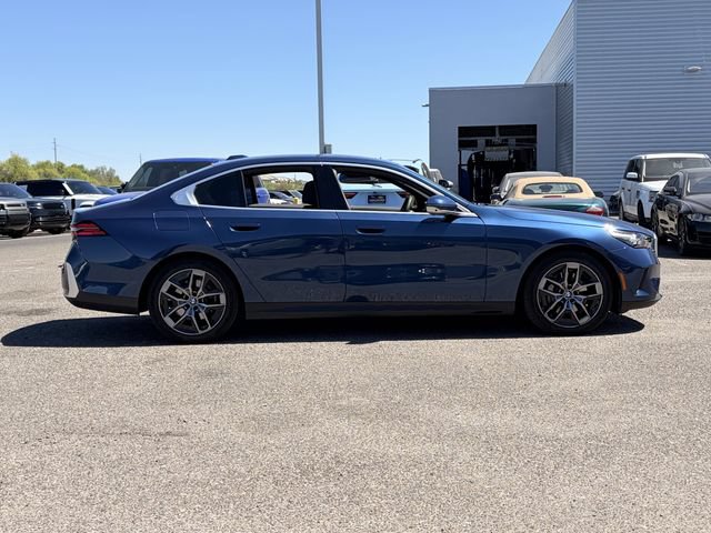 Used 2026 BMW 530i w/ Premium Package RWD image 5