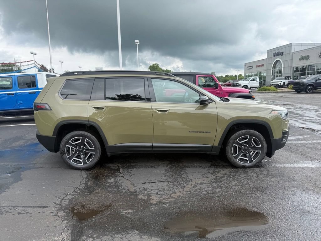 New 2026 Jeep Cherokee Laredo AWD/4WD image 2