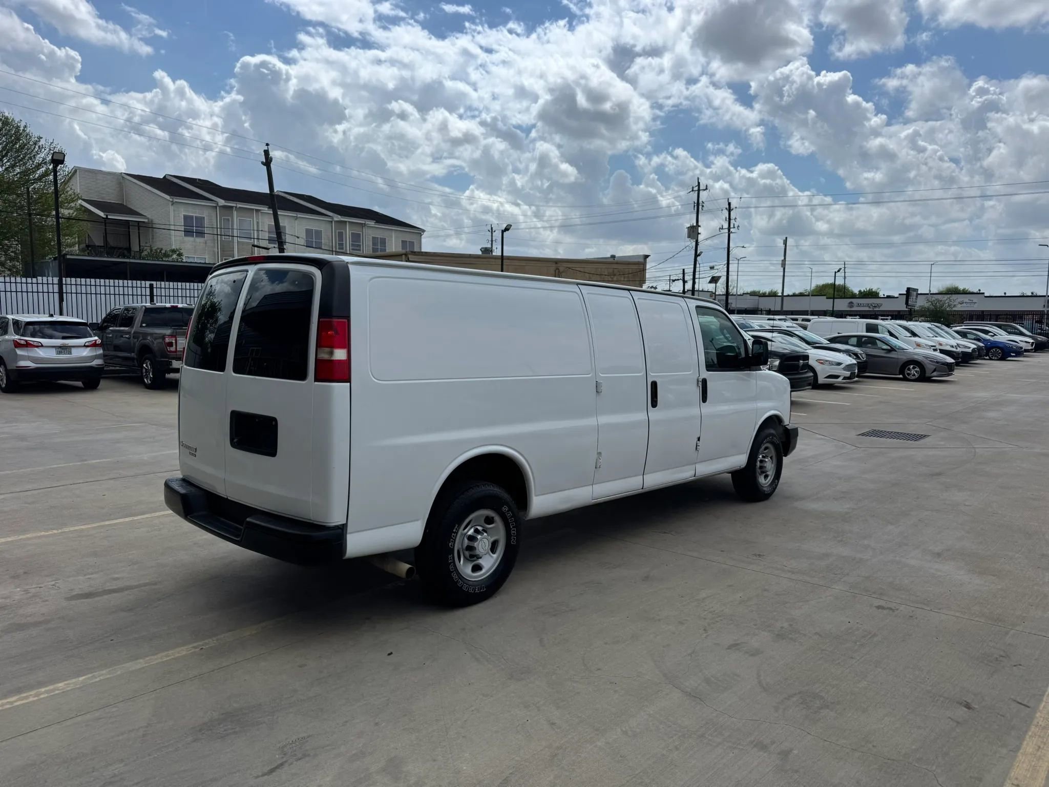 Used 2016 Chevrolet Express 3500 Extended image 9