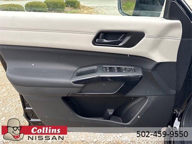 New 2025 Nissan Pathfinder SV image 17