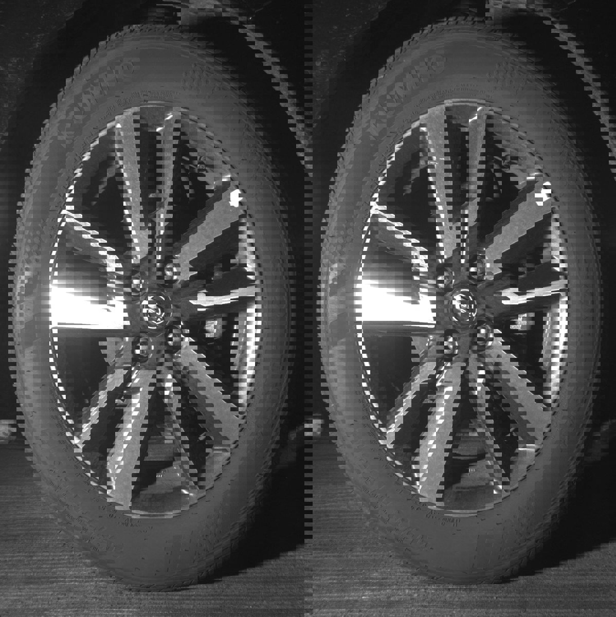 Used 2025 Nissan Versa SV image 10