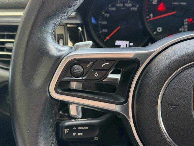 Used 2019 Porsche Macan image 32