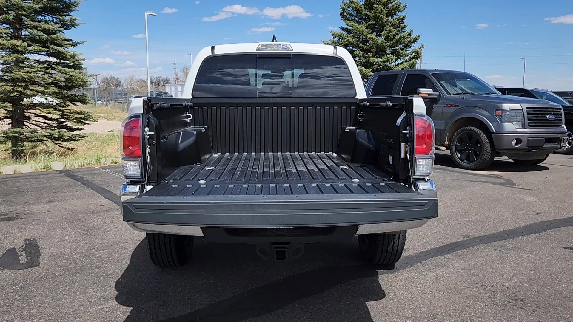 Used 2021 Toyota Tacoma TRD Off-Road AWD/4WD image 18