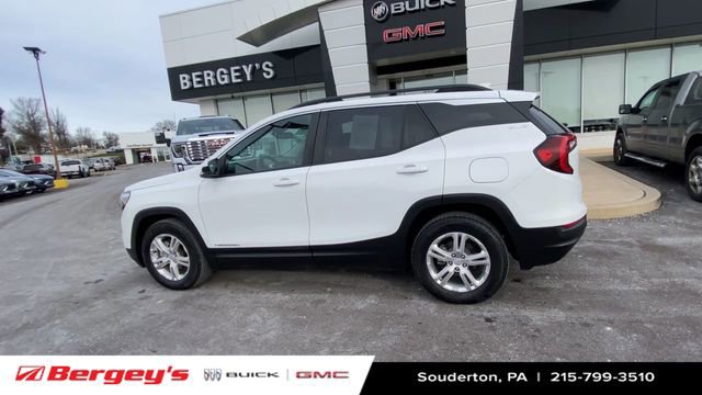 Certified 2022 GMC Terrain SLE w/ Driver Convenience Package image 8