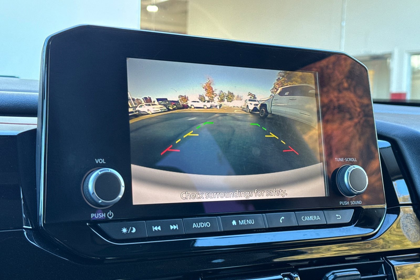 Used 2024 Nissan Pathfinder SV image 24