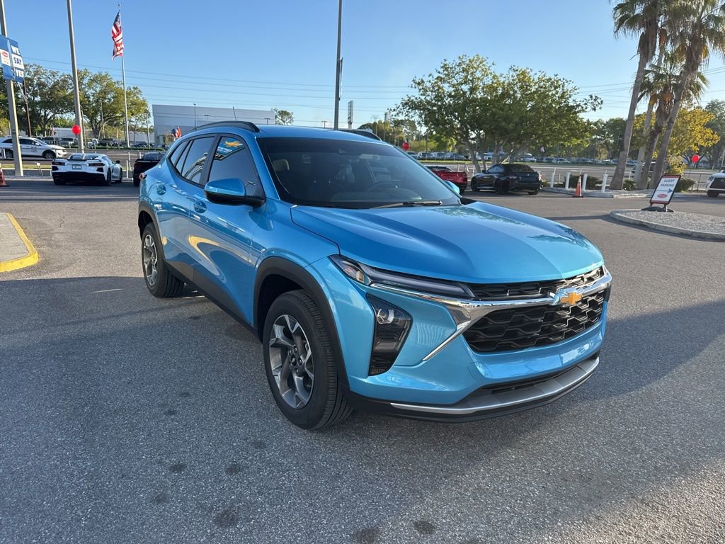 Used 2026 Chevrolet Trax LT image 4