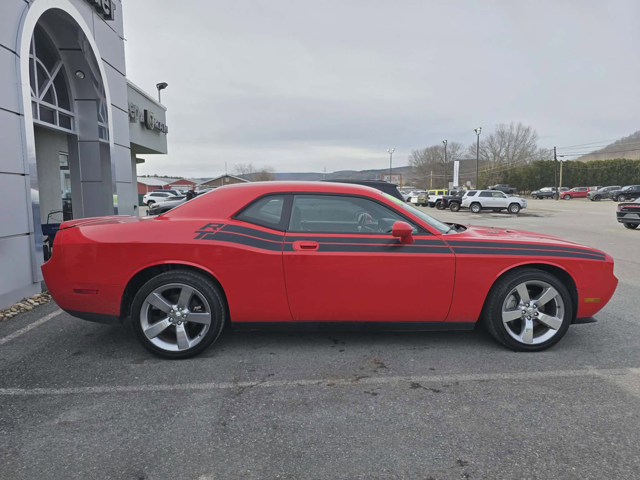 Used 2009 Dodge Challenger R/T w/ Sound Group image 2