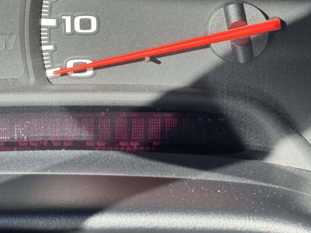 Used 2004 Chevrolet Corvette Coupe w/ Roof Package image 21