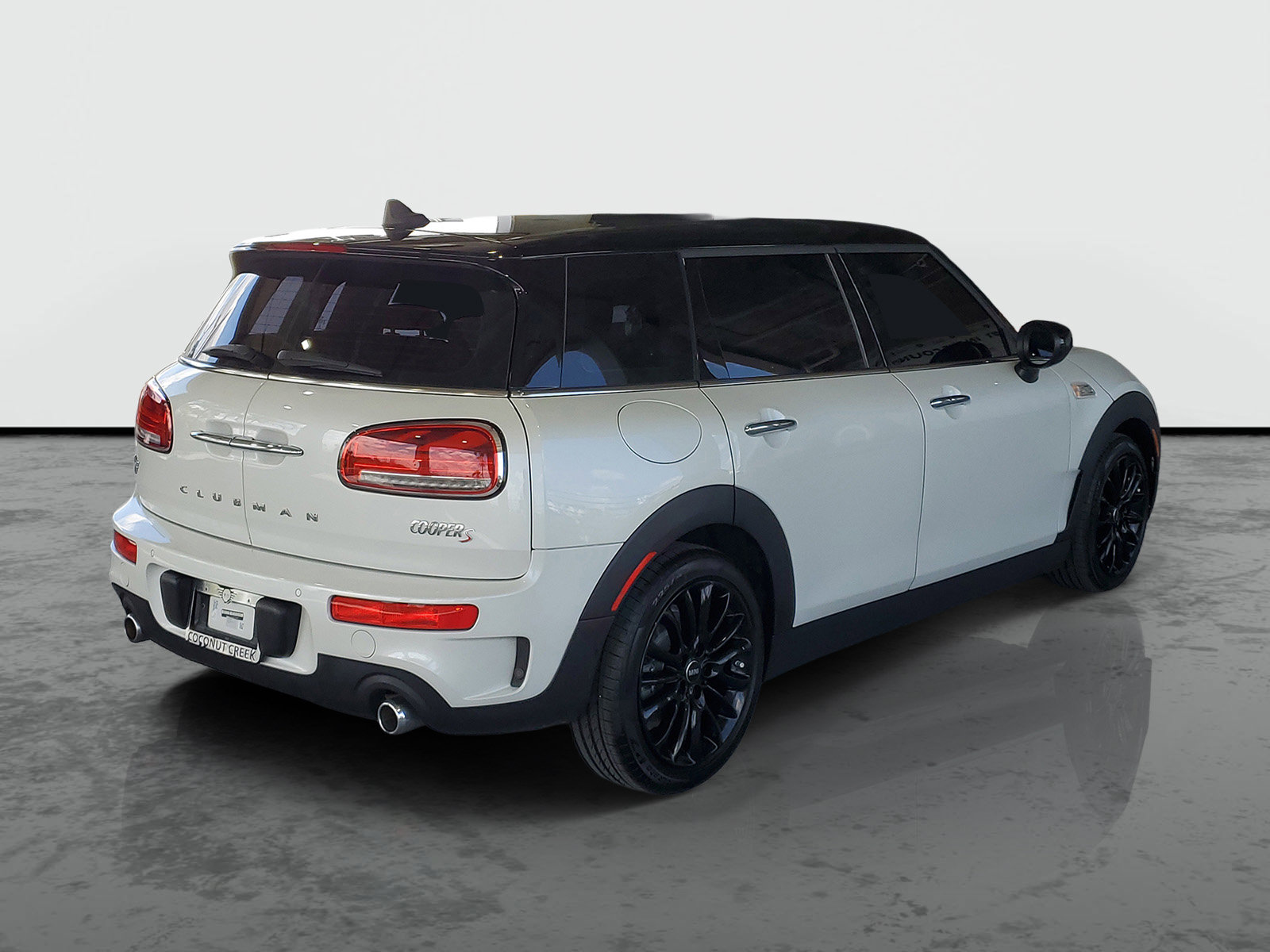 Used 2023 MINI Cooper Clubman S FWD image 2