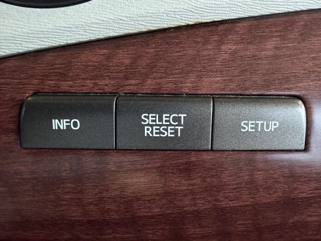 Used 2014 Toyota Sienna XLE FWD image 28