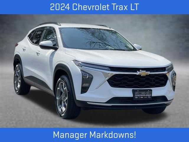 Used 2024 Chevrolet Trax LT w/ Driver Confidence Package image 1