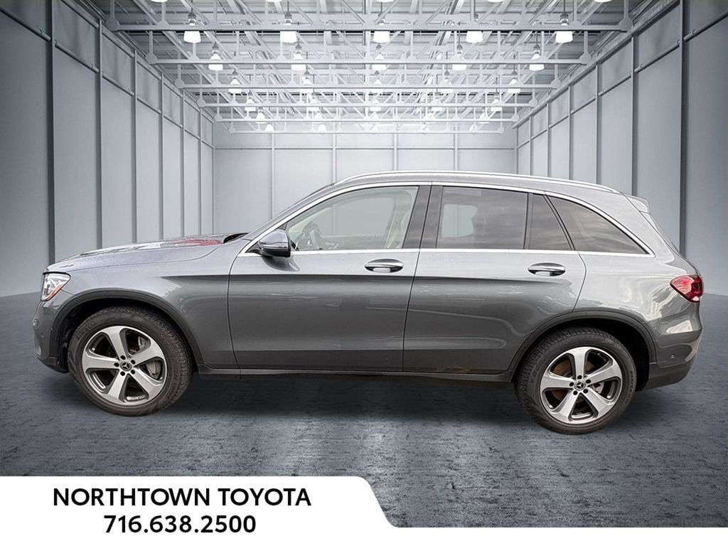 Used 2021 Mercedes-Benz GLC 300 4MATIC image 2