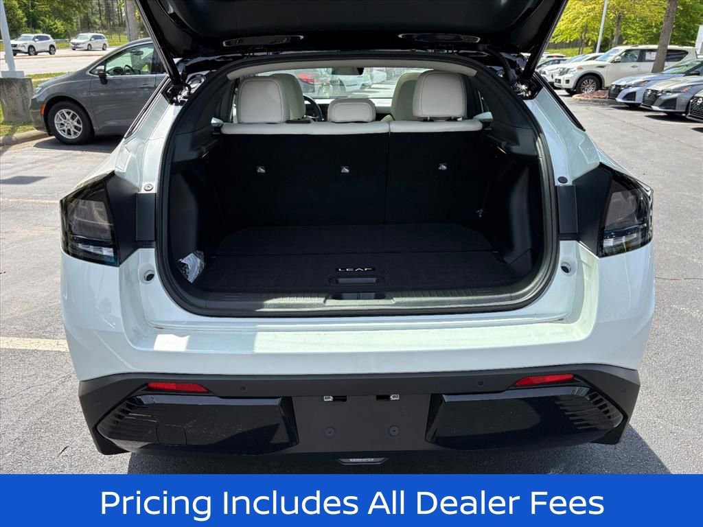 New 2026 Nissan Leaf Platinum+ w/ Cargo Package (Platinum+) FWD image 26