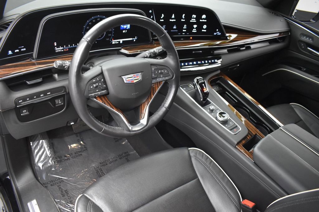 Used 2022 Cadillac Escalade Premium Luxury AWD/4WD image 12