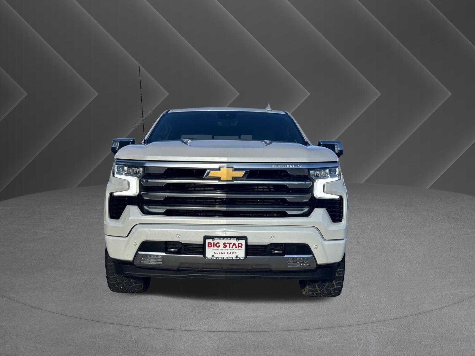 Used 2024 Chevrolet Silverado 1500 High Country w/ Technology Package image 5