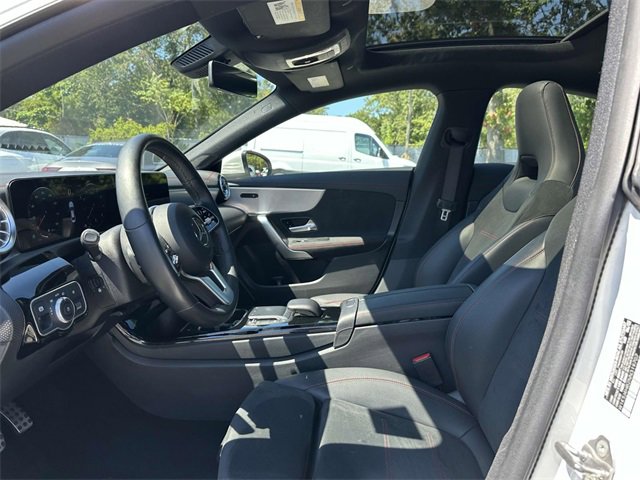 Certified 2022 Mercedes-Benz CLA 250 4MATIC image 4