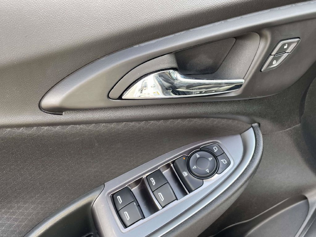 Used 2024 Chevrolet Malibu LT FWD image 18