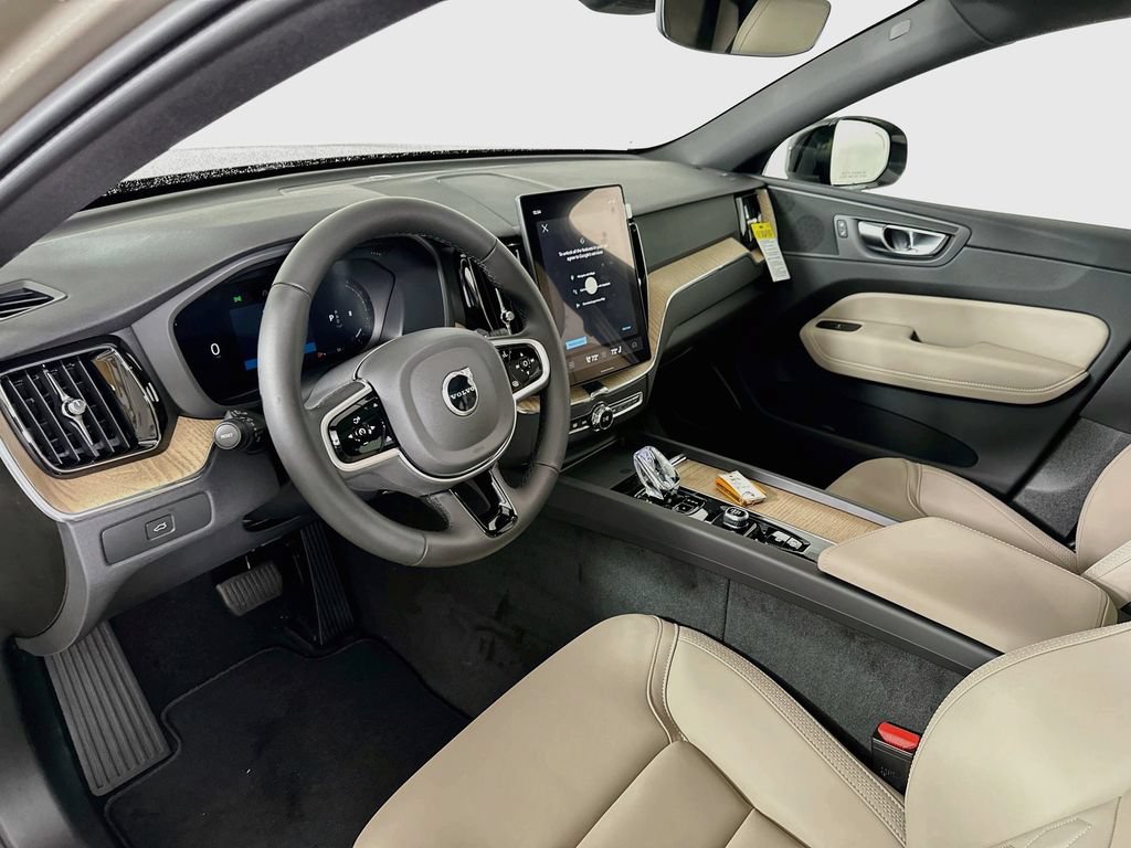 Used 2026 Volvo XC60 B5 Plus w/ Protection Package Premier AWD/4WD image 10