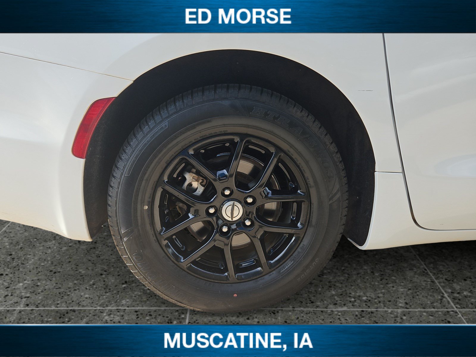 Used 2022 Chrysler Pacifica Touring-L FWD image 11