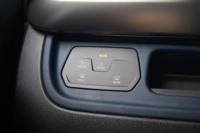 New 2025 Volkswagen ID. Buzz Pro S image 20