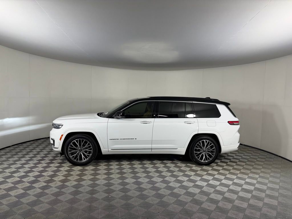 Certified 2025 Jeep Grand Cherokee L Summit AWD/4WD image 9