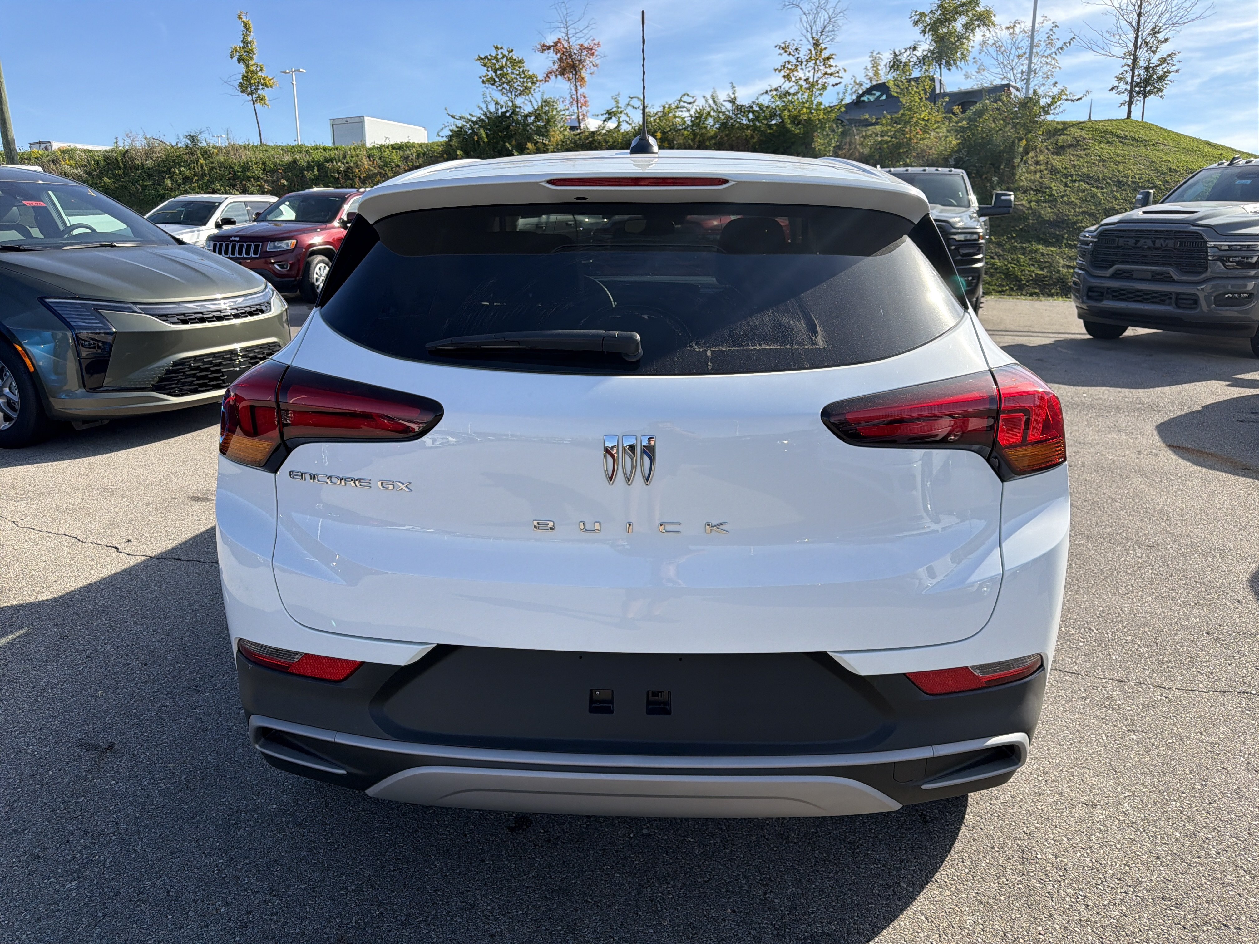 Used 2024 Buick Encore GX Preferred FWD image 10
