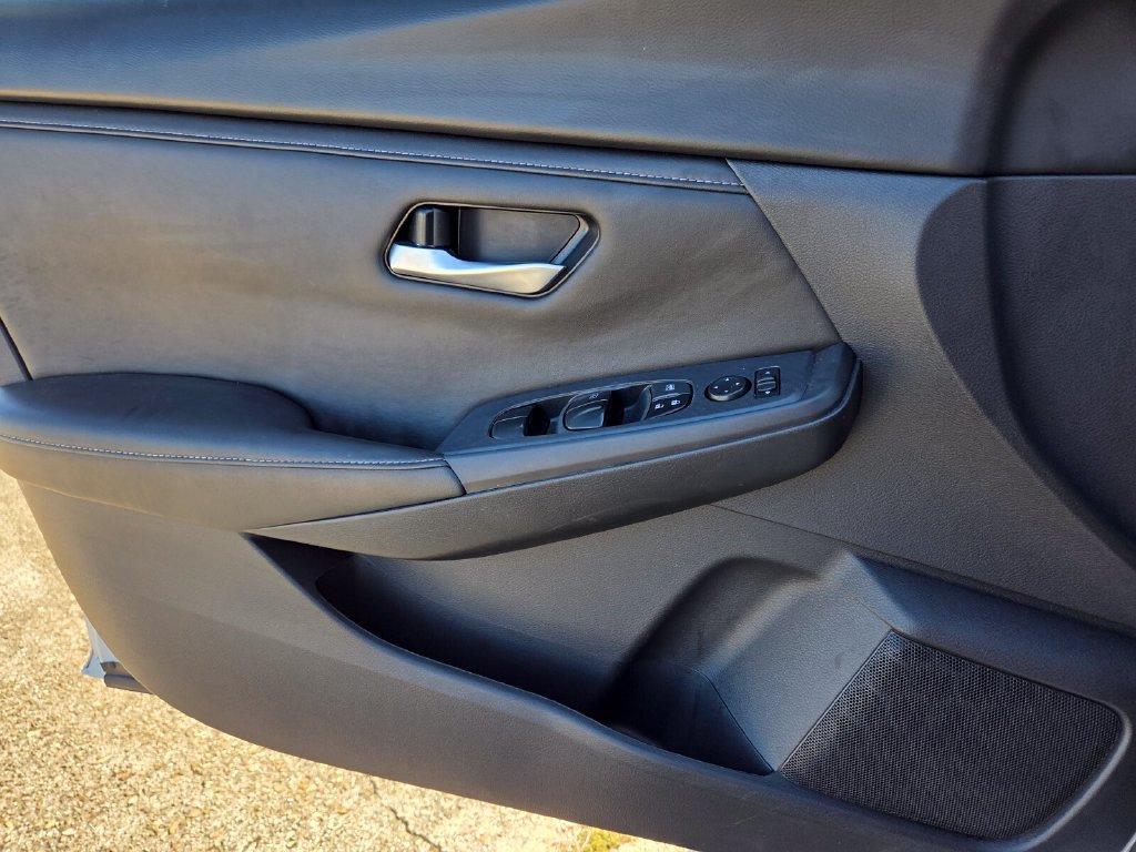 Used 2024 Nissan Sentra SV FWD image 21