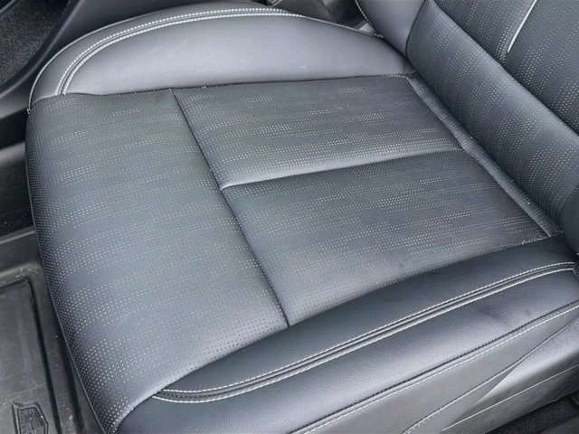 Certified 2025 Cadillac Optiq Sport 2 w/ LPO, Floor Liner Package AWD/4WD image 16