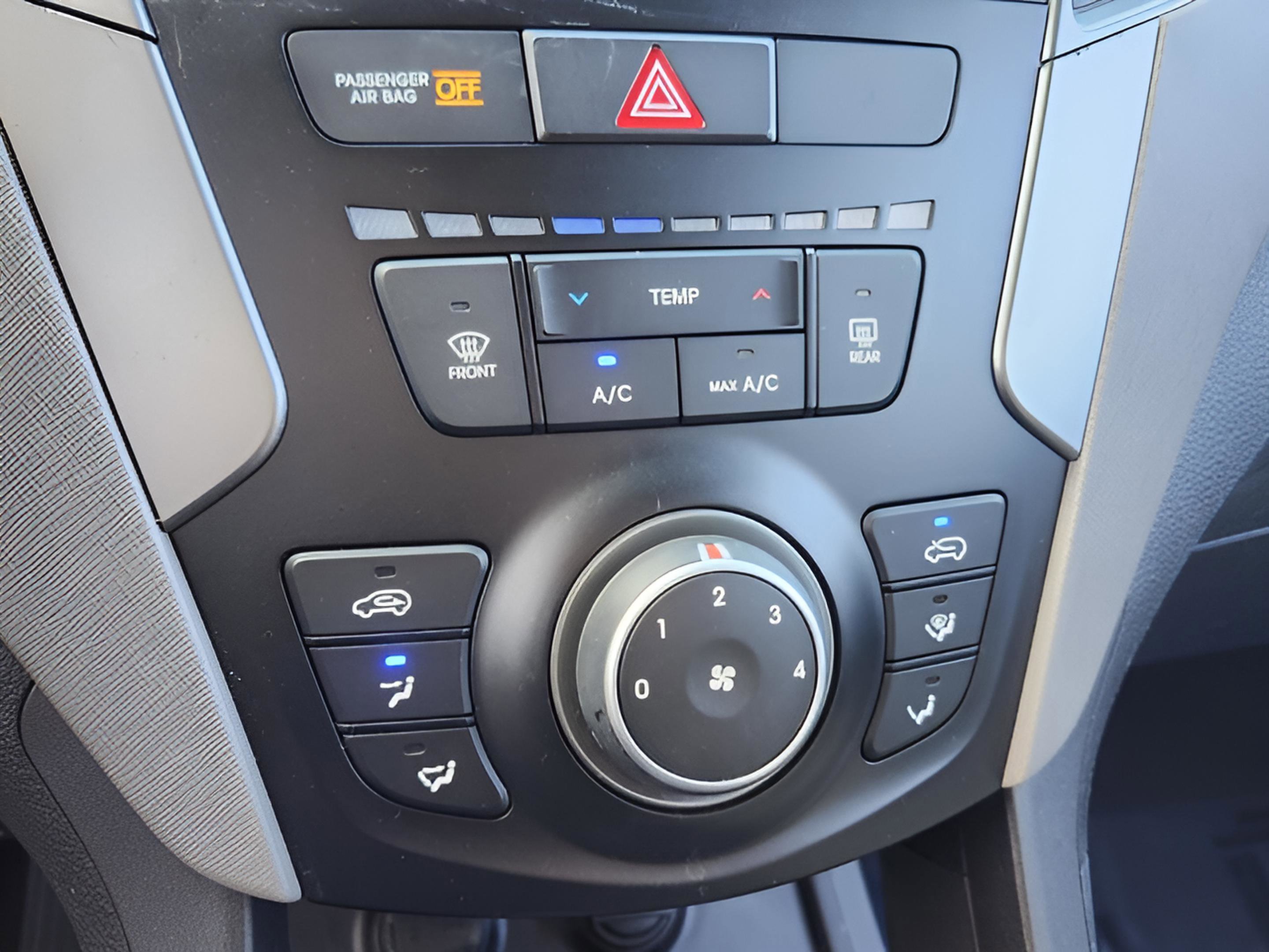 Used 2018 Hyundai Santa Fe Sport image 38