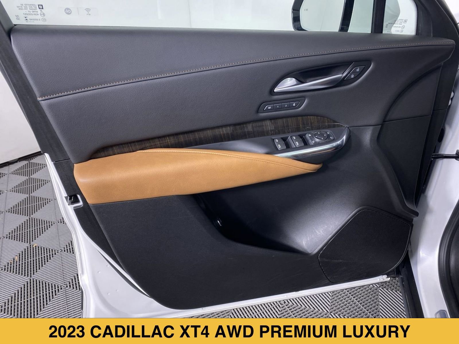 Certified 2023 Cadillac XT4 Premium Luxury AWD/4WD image 12
