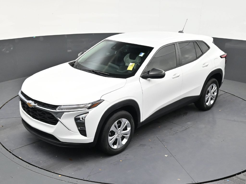 Used 2024 Chevrolet Trax LS FWD image 12