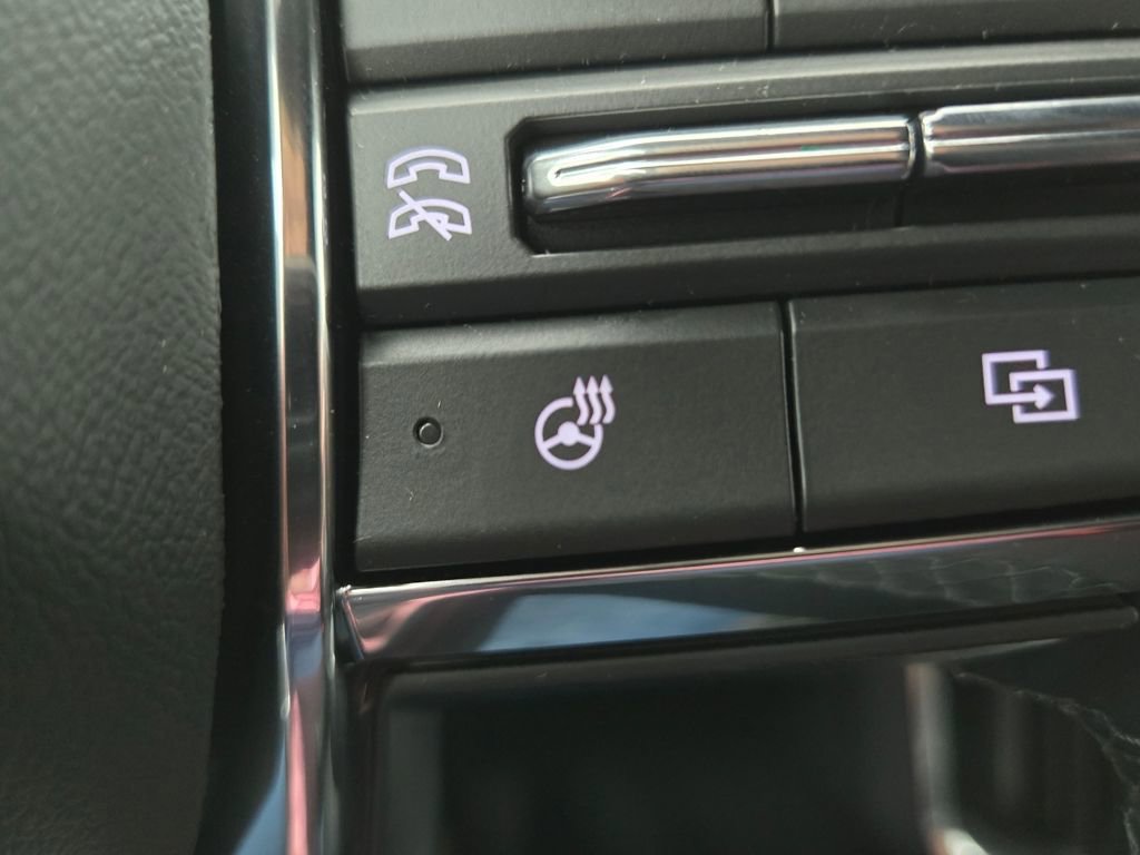 New 2026 GMC Acadia Elevation image 9